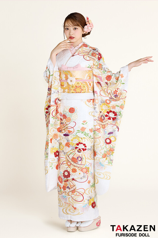 TAKAZENの振袖 /白色/古典/花柄/ 最新作正統派古典 白/白ベース 鞠柄