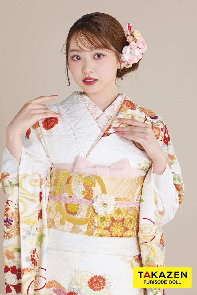 TAKAZENの振袖 /白色/古典/花柄/ 最新作正統派古典 白/白ベース 鞠柄