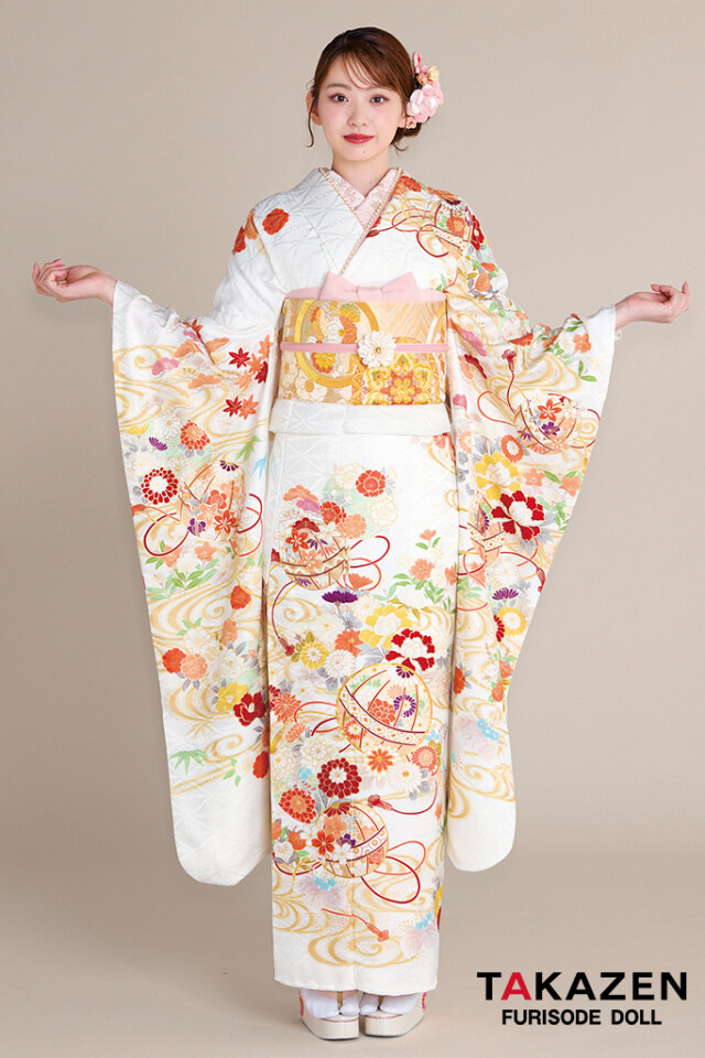 TAKAZENの振袖 /白色/古典/花柄/ 最新作正統派古典 白/白ベース 鞠柄