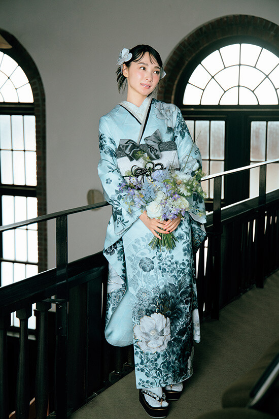 ふりそでMODE ウェディングボックスの振袖 /水色/クール/花柄/ K118