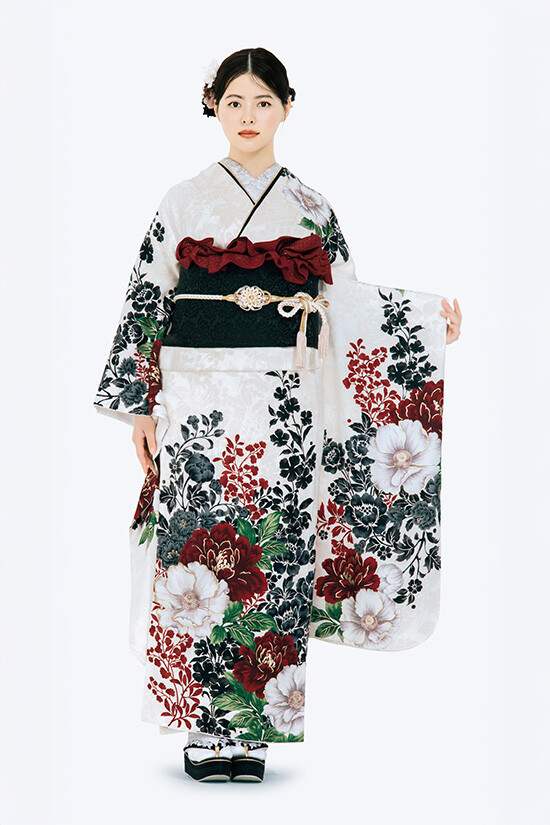 振り袖単品お譲りさせて頂きます。 くすみカラー古典 薄い紫/淡色 牡丹柄 大人っぽい エレガント 透明感の