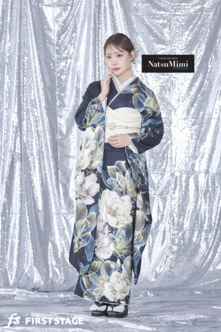 ファーストステージの振袖 /黒色/茶色/グラマラス/菊柄/ 2025年人気NO1
