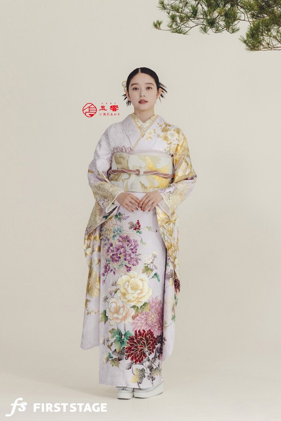 ファーストステージの振袖 /紫色/エレガント/花柄/ カワイイ系振袖 紫