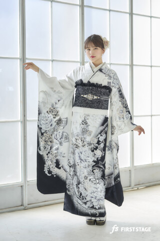 ファーストステージの振袖 /黒色/茶色/グラマラス/菊柄/ 2025年人気NO1