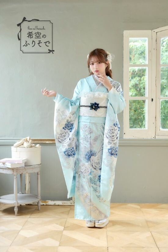 おゝみグループの振袖 /水色/シルバー色/キュート/バラ柄/ 希空の振袖