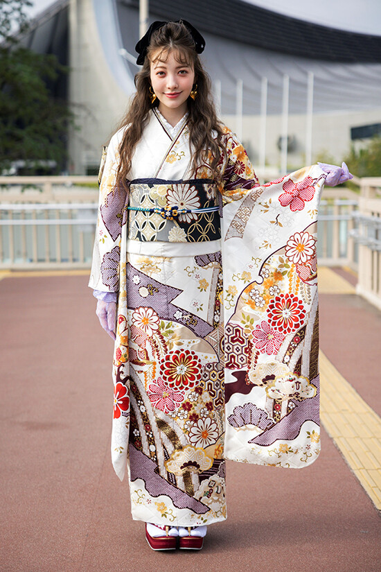 おゝみグループの振袖 /白色/古典/雪輪柄/ A2024 | My振袖