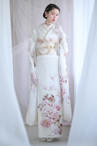 アイドルbyやまとの振袖 /白色/エレガント/牡丹柄/ idolbyyamato 振袖