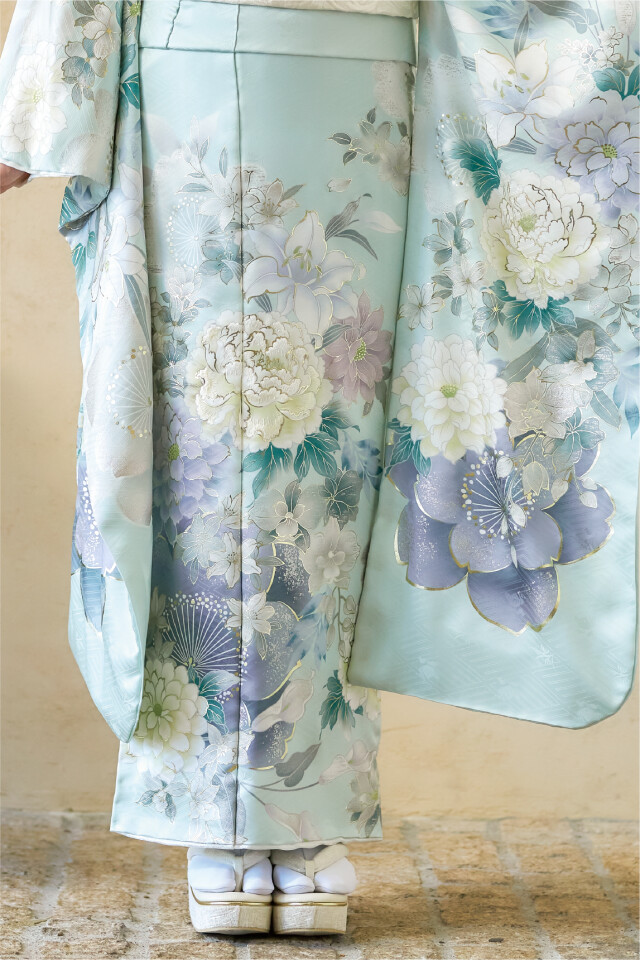菊京屋の振袖 /緑色/白色/レトロ/牡丹柄/ ミントグリーンに牡丹の花