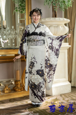 菊京屋の振袖 /青色/白色/古典/花柄/ 青地に牡丹と金彩スワロ | My振袖