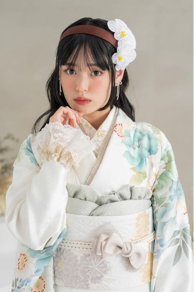 菊京屋の振袖 /白色/水色/古典/花柄/ 白地にミントブルーの花々 | My振袖
