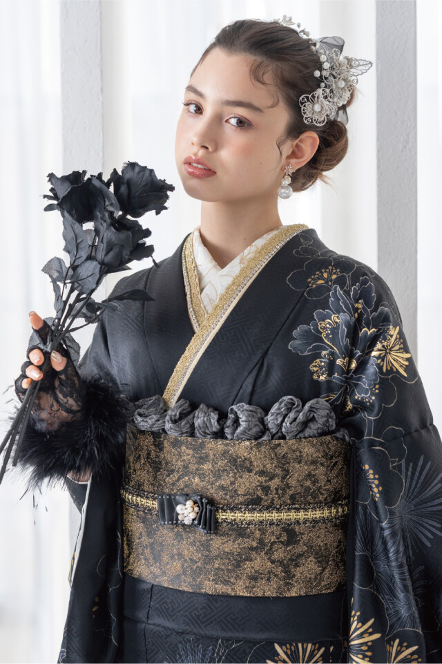菊京屋の振袖 /黒色/クール/花柄/ 黒地に金彩プリンセス振袖 | My振袖