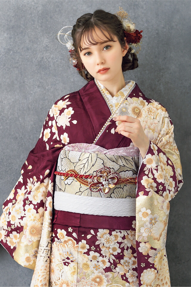 ピ*ル様 振袖 花柄 白 赤 金 菊京屋の振袖 /赤色/古典/花柄/ ボルドー振袖に白色と金彩 | My振袖