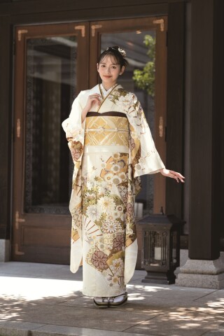 2026愛花MANACA掲載柄_振袖_48837 | 呉服の登美屋