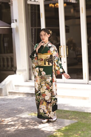 2026愛花MANACA掲載柄_振袖_48840 | 呉服の登美屋