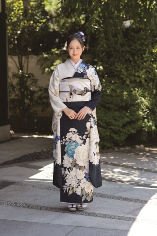 2026愛花MANACA掲載柄_振袖_48844 | 呉服の登美屋