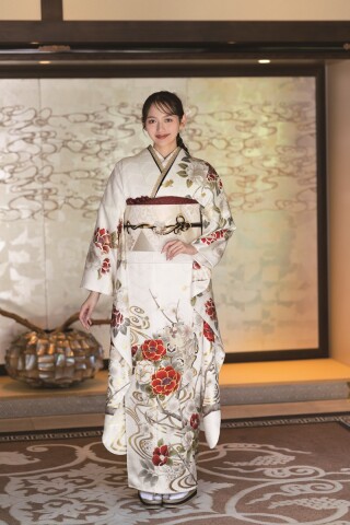 2026愛花MANACA掲載柄_振袖_48846 | 呉服の登美屋