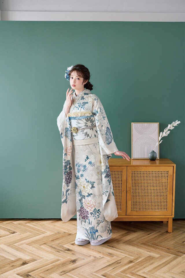 三井屋の振袖 /白色/水色/古典/その他/ ﾏｰﾍﾞﾗｽ3116 | My振袖