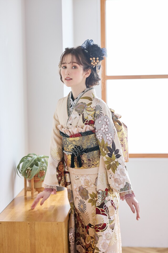 三井屋の振袖 /ベージュ色/古典/その他/ ﾏｰﾍﾞﾗｽ3066 | My振袖