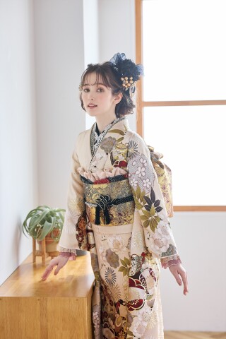 三井屋の振袖 /ベージュ色/古典/その他/ ﾏｰﾍﾞﾗｽ3066 | My振袖