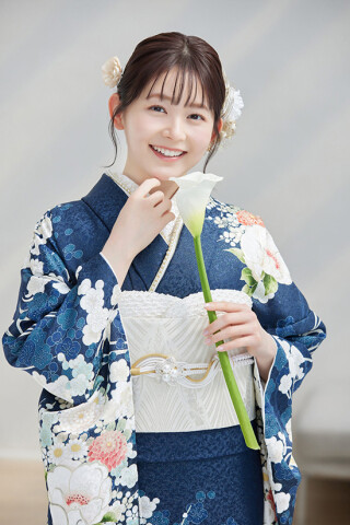 N-827◇美品 紅型調『瑠璃紺×花々』洗える着物 成人式 振袖 楽天市場】【成人式 振袖 レンタル】RS1842 正絹 紺 雲取りに花