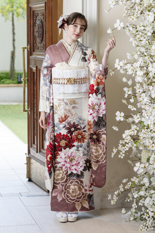 FURISODE LABの振袖 /ベージュ色/古典/菊柄/ 【九重×中村里砂】RN-551