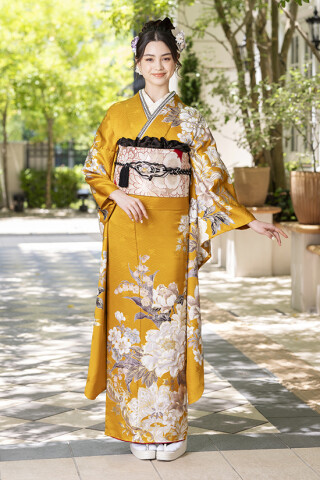 FURISODE LABの振袖 /黒色/古典/菊柄/ 【九重×中村里砂】RN-581 | My振袖
