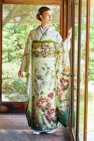 FURISODE LABの振袖 /紺色/古典/菊柄/ 【九重×中村里砂】RN-553 | My振袖
