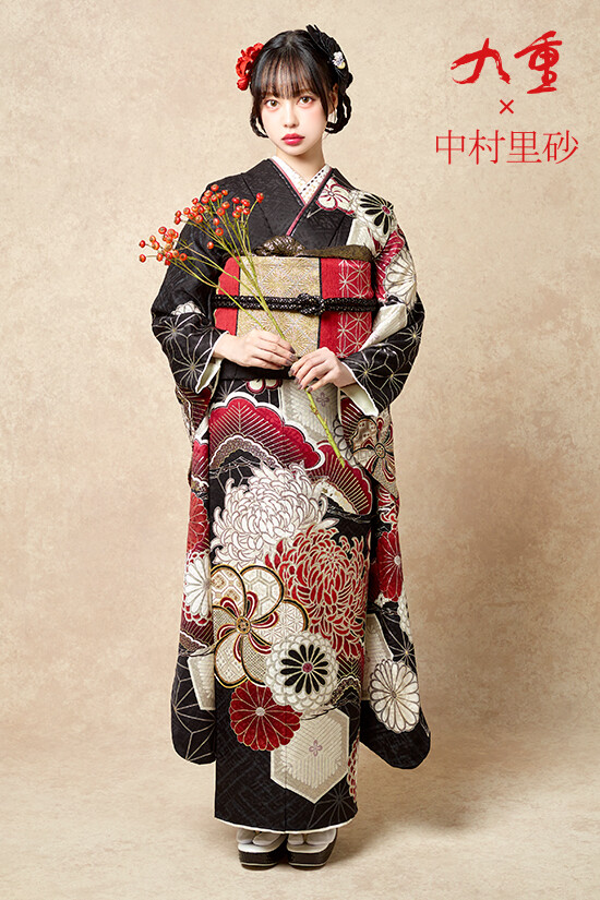 FURISODE LABの振袖 /黒色/古典/菊柄/ 【九重×中村里砂】RN-581 | My振袖