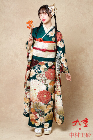 FURISODE LABの振袖 /ベージュ色/古典/菊柄/ 【九重×中村里砂】RN-551