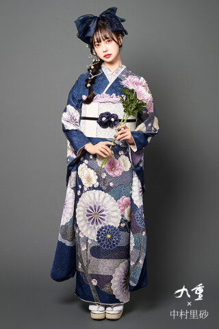 FURISODE LABの振袖 /紺色/古典/菊柄/ 【九重×中村里砂】RN-553 | My振袖