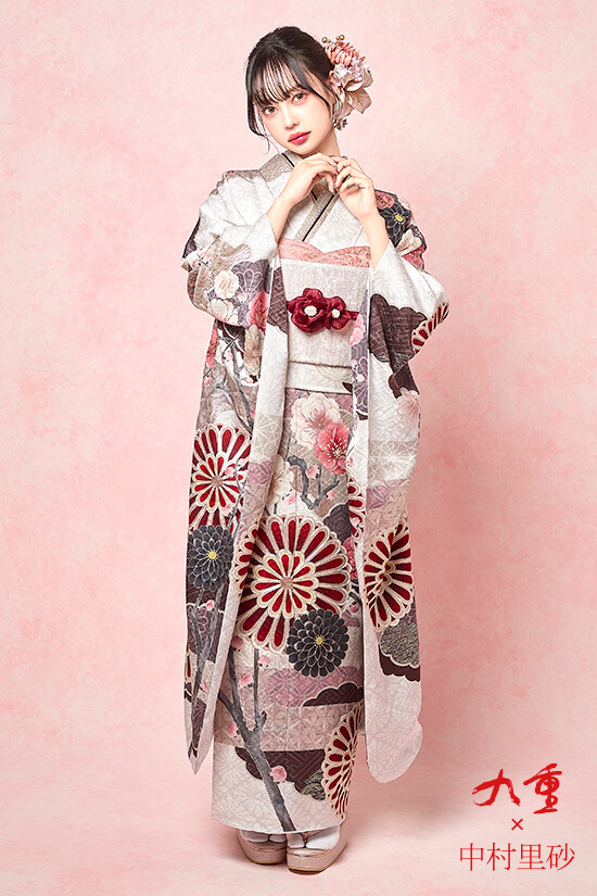 FURISODE LABの振袖 /ベージュ色/古典/菊柄/ 【九重×中村里砂】RN-551