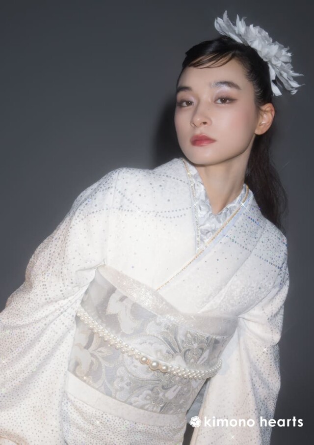 白地　シルバー　シック　小花　振袖のみ 白地 シルバー シック 小花 振袖のみ 白地 シルバー シック 小花