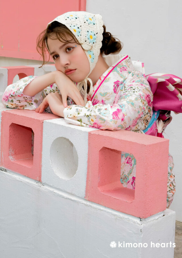 キモノハーツ／kimono heartsの振袖 /ピンク色/白色/レトロ/花柄/ KH