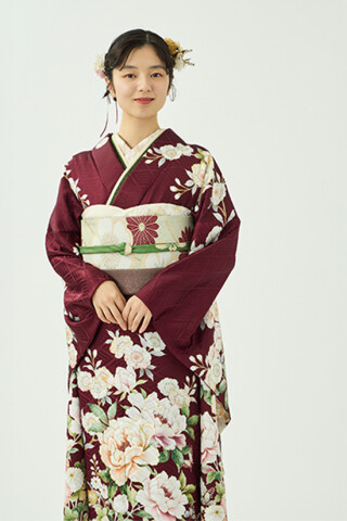 きものやまとの振袖 /赤色/エレガント/花柄/ 振袖／芍薬に蝶／臙脂