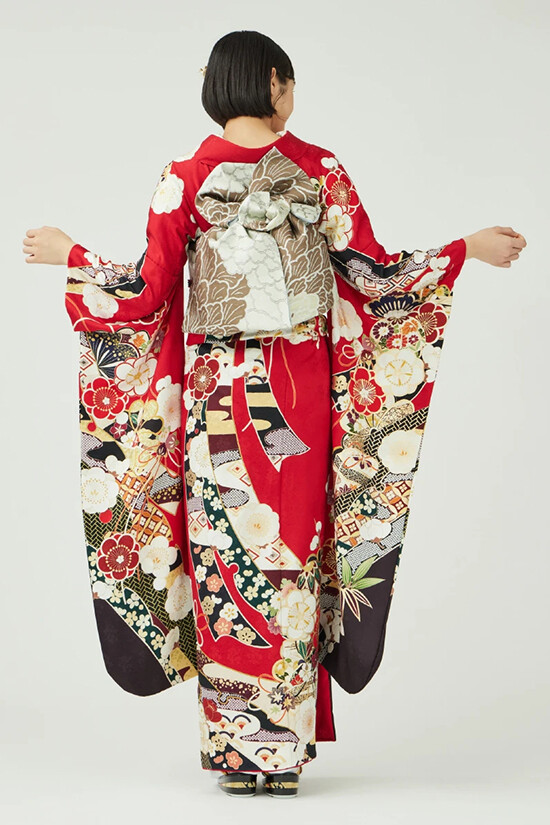 きものやまとの振袖 /赤色/古典/桜柄/ 振袖／春隣の庭で／赤 | My振袖