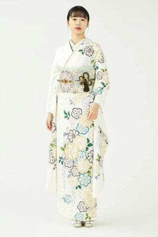 きものやまと　ベージュ 花柄 振袖 しごき きものやまとの振袖 /白色/古典/松柄/ 振袖／松波筏／白 | My振袖