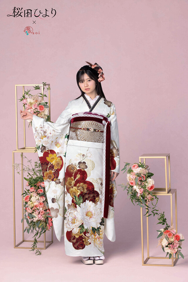振袖 きものこまやの振袖 /白色/赤色/エレガント/牡丹柄/ 桜田ひより