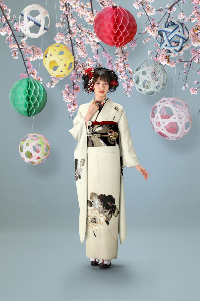 コラボ振袖 AMIAYA×紅一点 金駒 金彩 身丈175cm 身幅ゆったりめ コラボ振袖 AMIAYA×紅一点 金駒 金彩 身丈175cm 身幅ゆったりめ