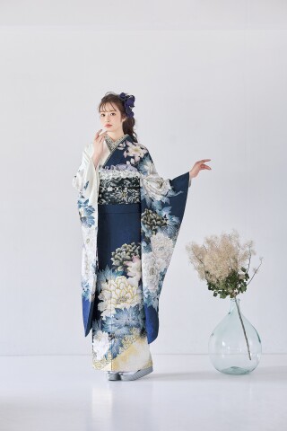 振袖レンタル ゆうぜんの振袖 /青色/紺色/エレガント/花柄/ 新作振袖