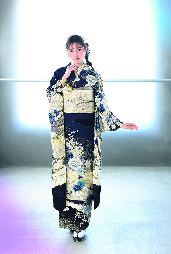 ふりそでfRIQUe(フリーク) produced by 呉服の松葉の振袖 /紺色/古典/花柄/ furisode Coffret CF ...