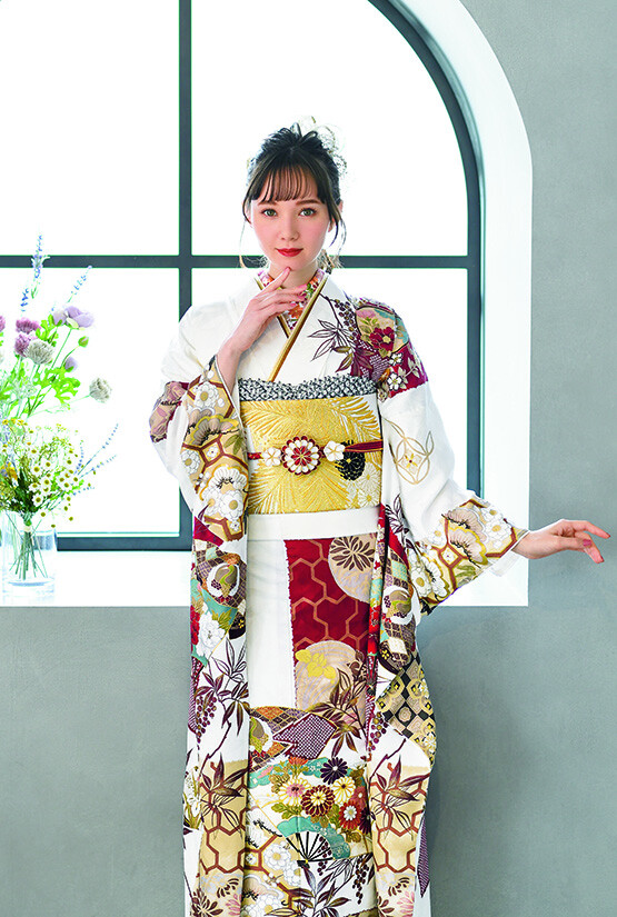 ふりそでfRIQUe(フリーク) produced by 呉服の松葉の振袖 /白色/赤色/古典/花柄/ furisode Coffret CF ...