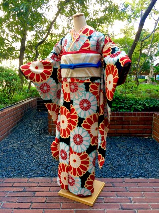 【和風館】黒 大菊_振袖_40318