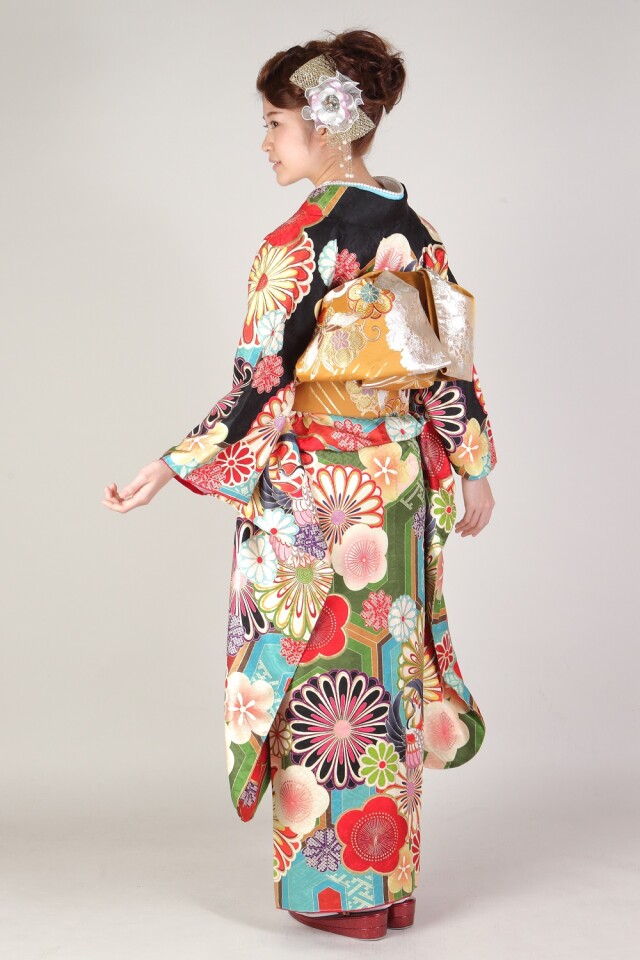 正直屋-鶴舞本店の振袖 /黒色/古典/花柄/ 中村里砂18-RN22-M2 | My振袖
