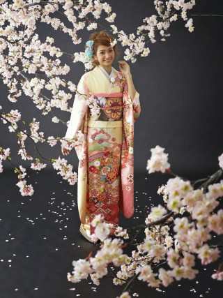 biwa桜 | 近江八幡店 | Princess Furisodeの振袖 /黄色/古典/花柄/ 和
