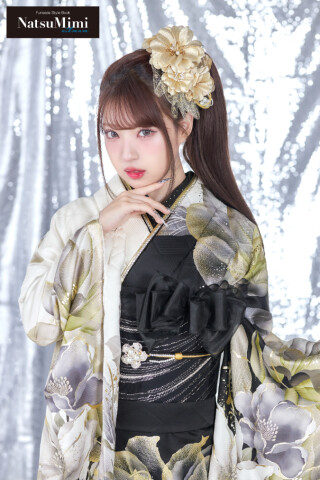きものあさ川の振袖 /黒色/白色/クール/花柄/ 人気インフルエンサー
