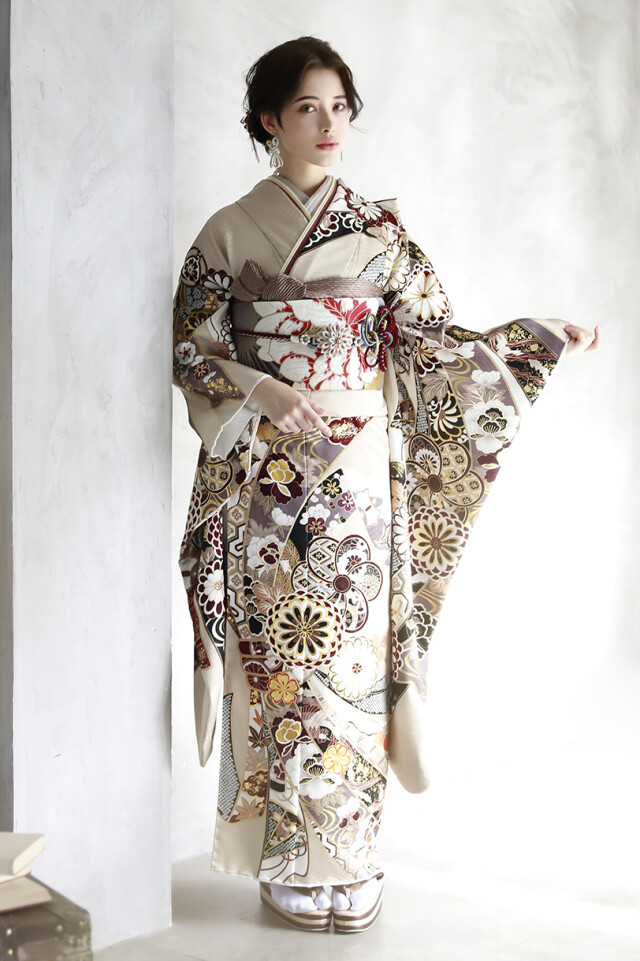 振袖マーメイド（旧：Sanwa 佐世保店）の振袖 /ベージュ色/古典/花柄