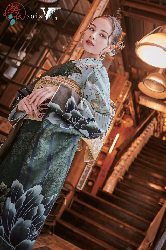 最終】着物 草花文様 葵柄 カーキ色 中振袖【値下げ