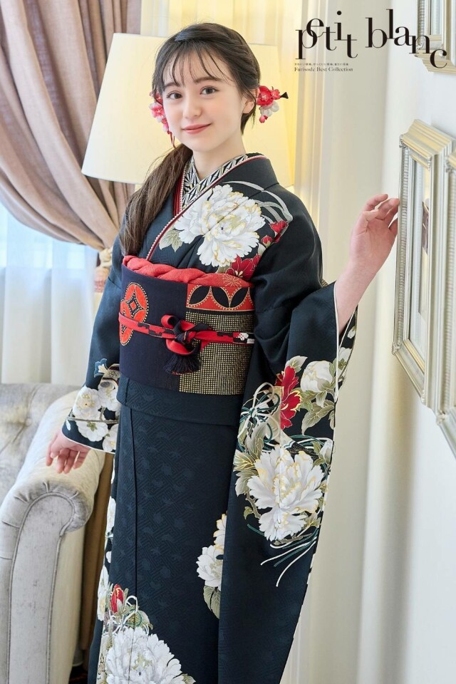 【美品】振袖 7点セット 黒 花柄刺繍 振袖レンタル おりえん｜大阪堺市の振袖 /黒色/赤色/キュート/花柄