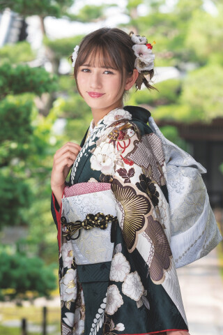 振袖レンタル おりえん｜大阪堺市の振袖 /水色/白色/エレガント/牡丹柄