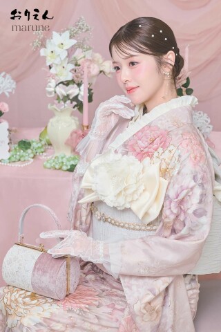 振袖レンタル おりえん｜大阪堺市の振袖 /赤色/白色/レトロ/花柄/ アン